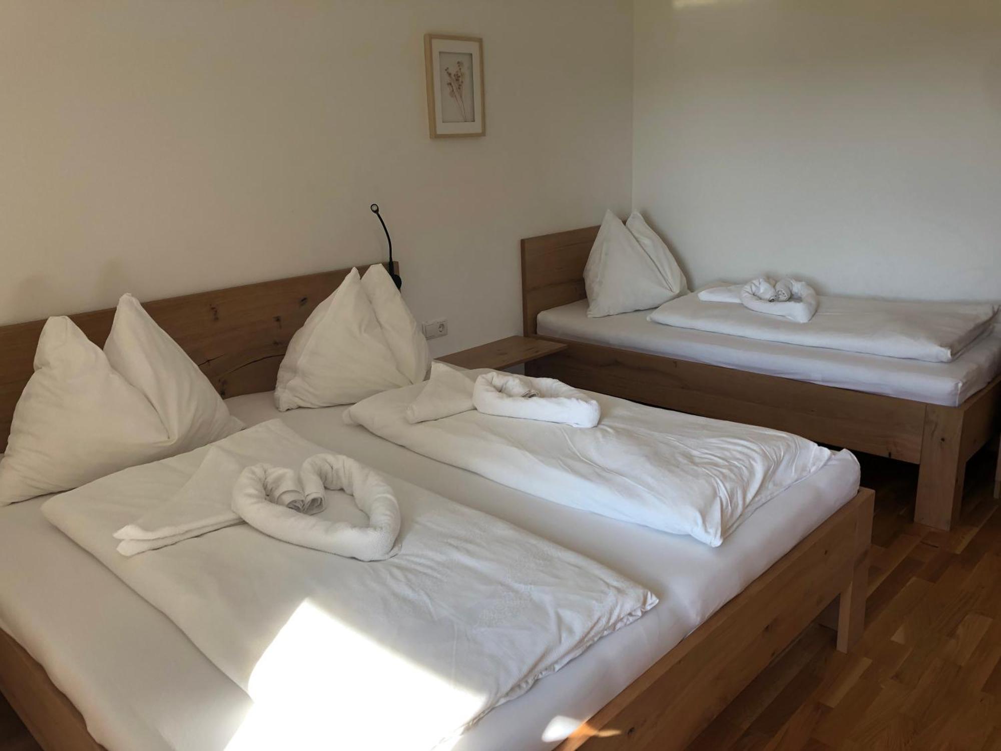 Biohof-Feichtinger Apartment Zell am Moos Room photo